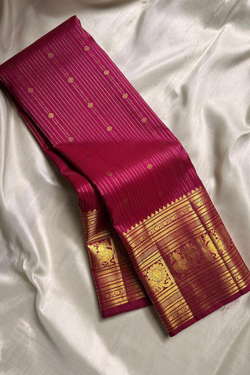Load image into Gallery viewer, Splendiferous Dark Pink Soft Banarasi Silk Saree With Stylish Blouse Piece
