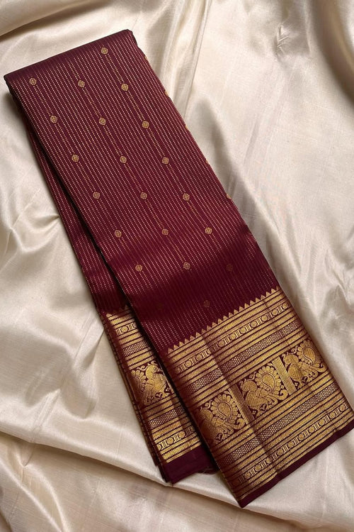 Load image into Gallery viewer, Hypnotic Maroon Soft Banarasi Silk Saree With Inimitable Blouse Piece
