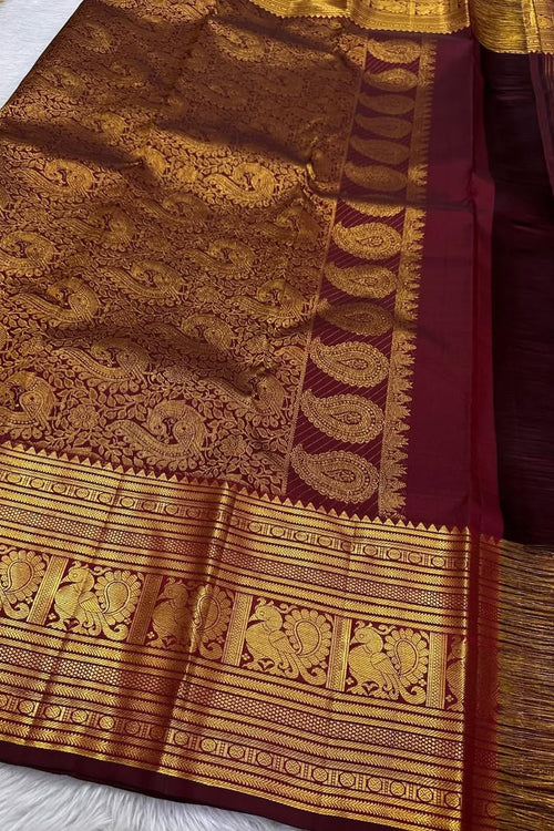 Load image into Gallery viewer, Hypnotic Maroon Soft Banarasi Silk Saree With Inimitable Blouse Piece
