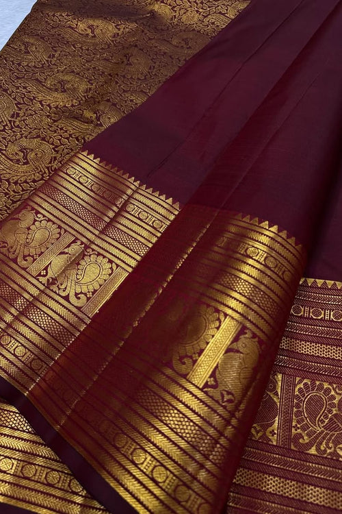 Load image into Gallery viewer, Hypnotic Maroon Soft Banarasi Silk Saree With Inimitable Blouse Piece
