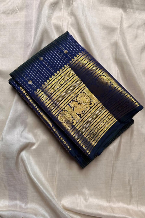 Load image into Gallery viewer, Engrossing Navy Blue Soft Banarasi Silk Saree With Gratifying Blouse Piece
