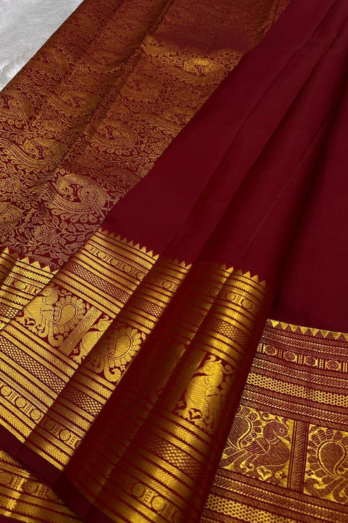 Load image into Gallery viewer, Pulsating Red Soft Banarasi Silk Saree With Conflate Blouse Piece
