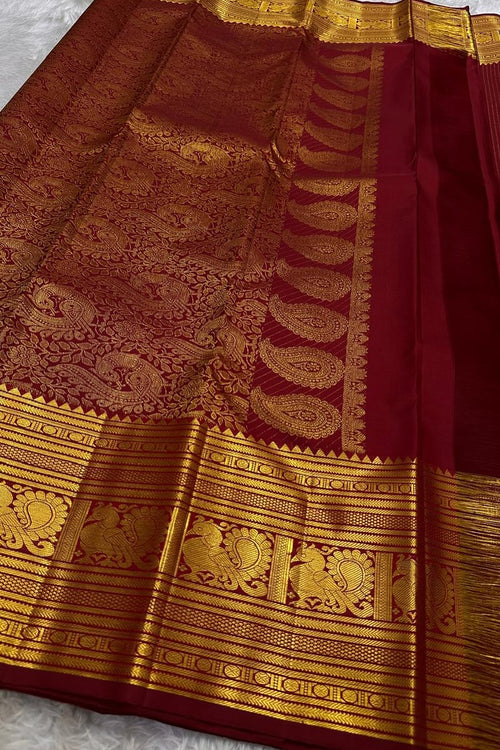Load image into Gallery viewer, Pulsating Red Soft Banarasi Silk Saree With Conflate Blouse Piece
