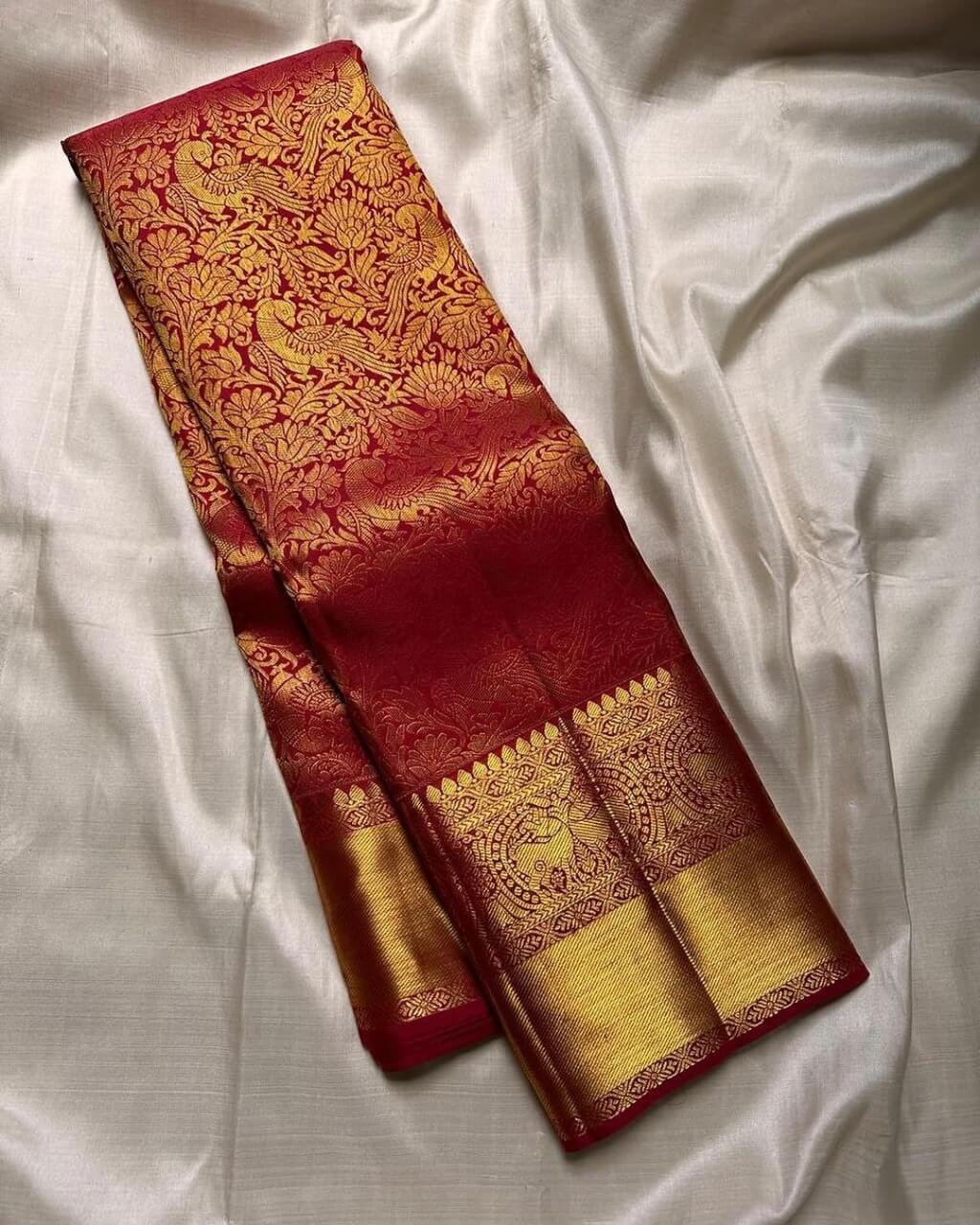 Luxuriant Red Soft Banarasi Silk Saree With Trendy Blouse Piece