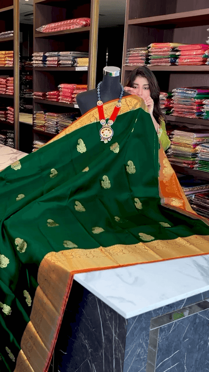 Impressive Dark Green Soft Banarasi Silk Saree With Lovely Blouse Piece