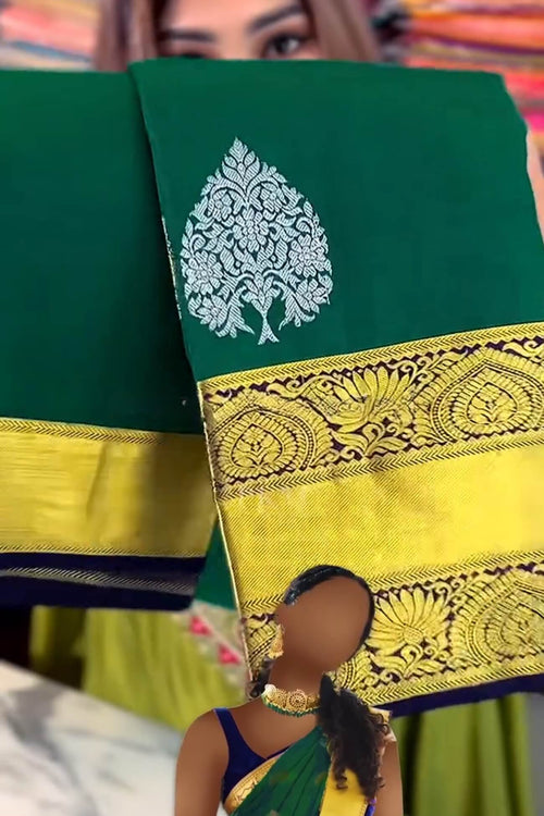 Load image into Gallery viewer, Eloquence Dark Green Soft Banarasi Silk Saree With Ineffable Blouse Piece
