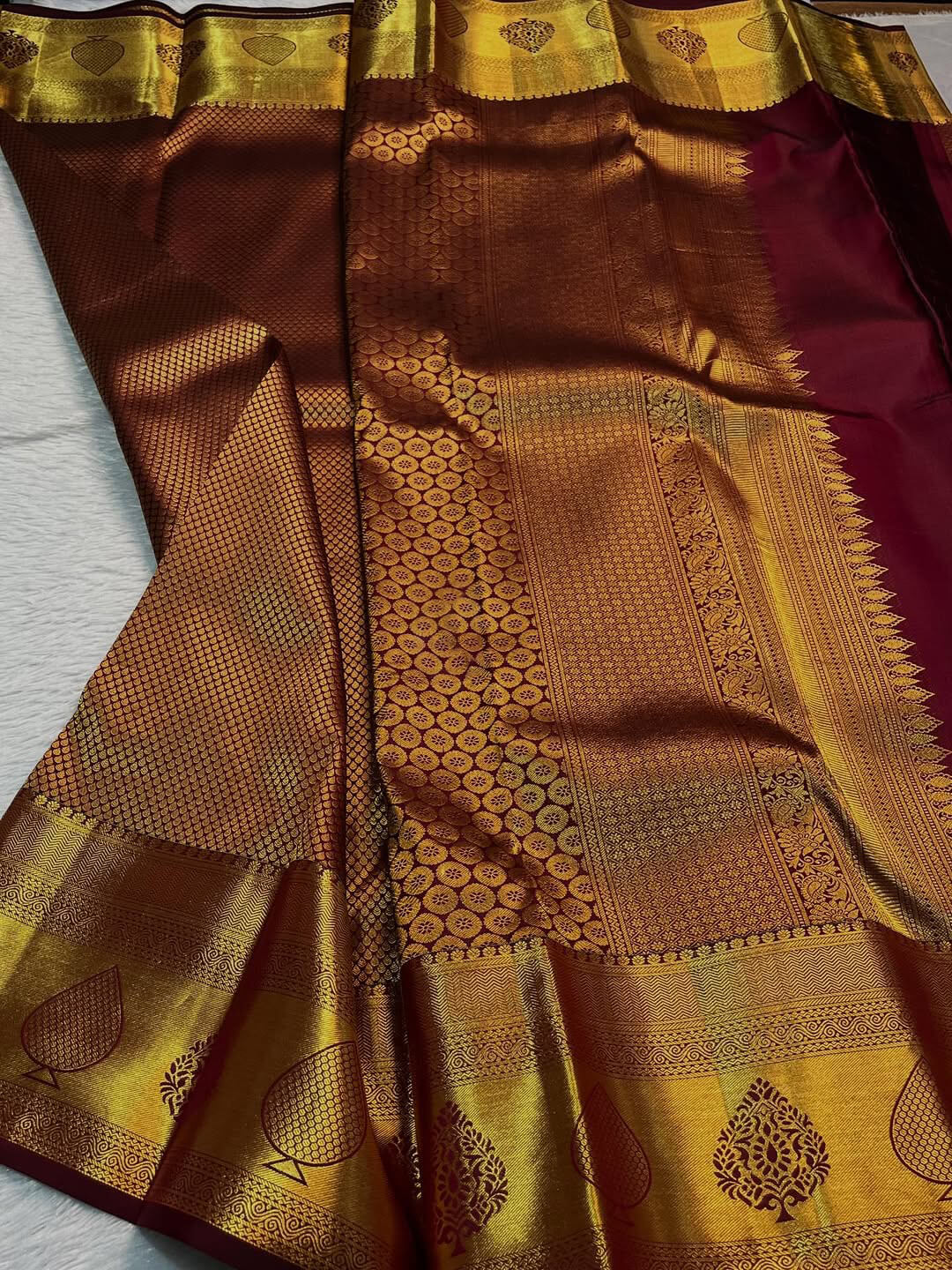Bewitching Wine Soft Banarasi Silk Saree With Arresting Blouse Piece