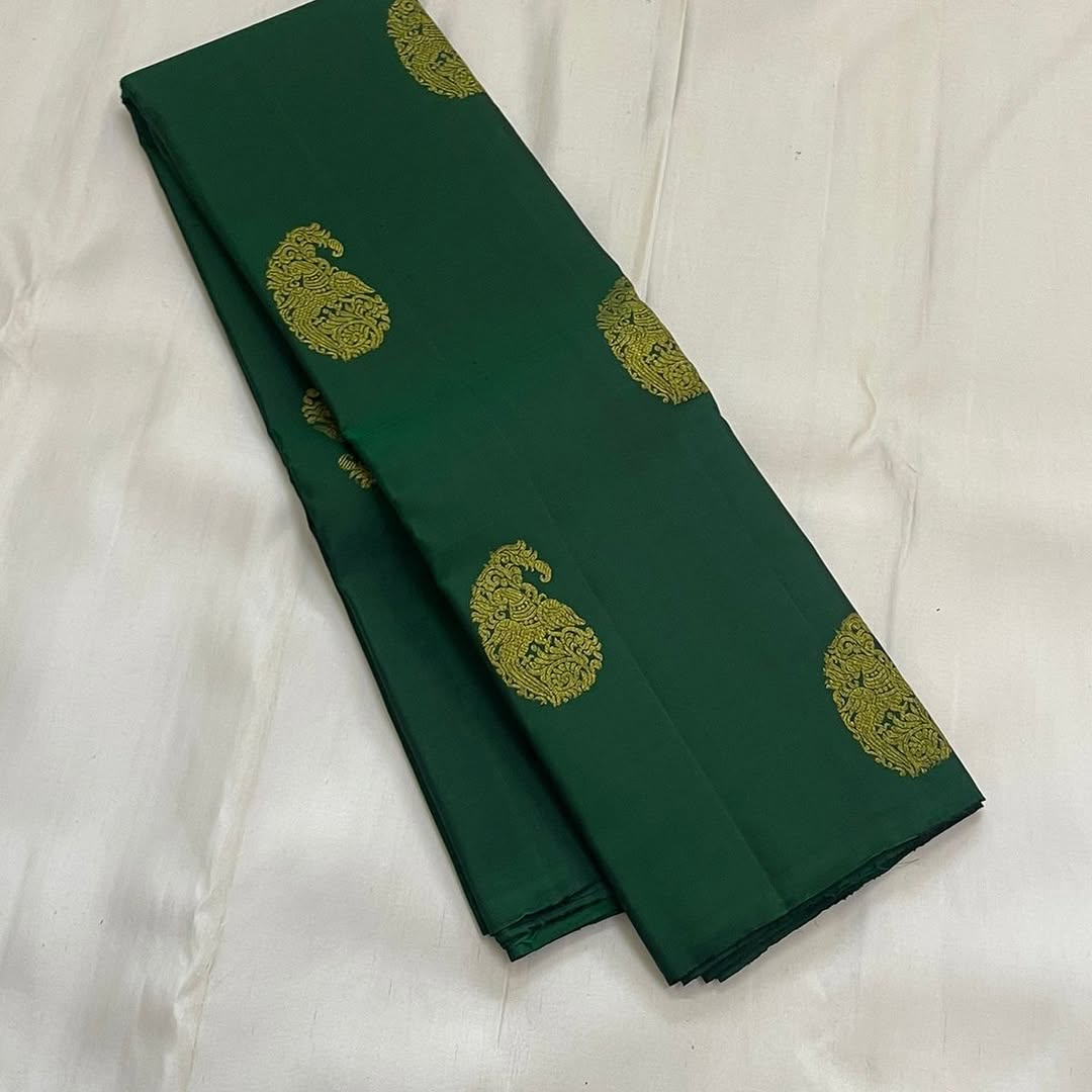 Unequalled Green Soft Banarasi Silk Saree With Designer Blouse Piece