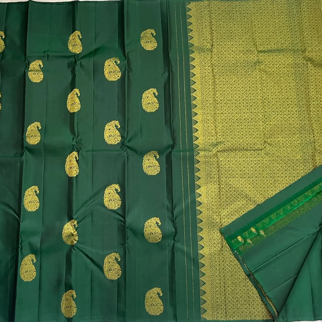 Unequalled Green Soft Banarasi Silk Saree With Designer Blouse Piece