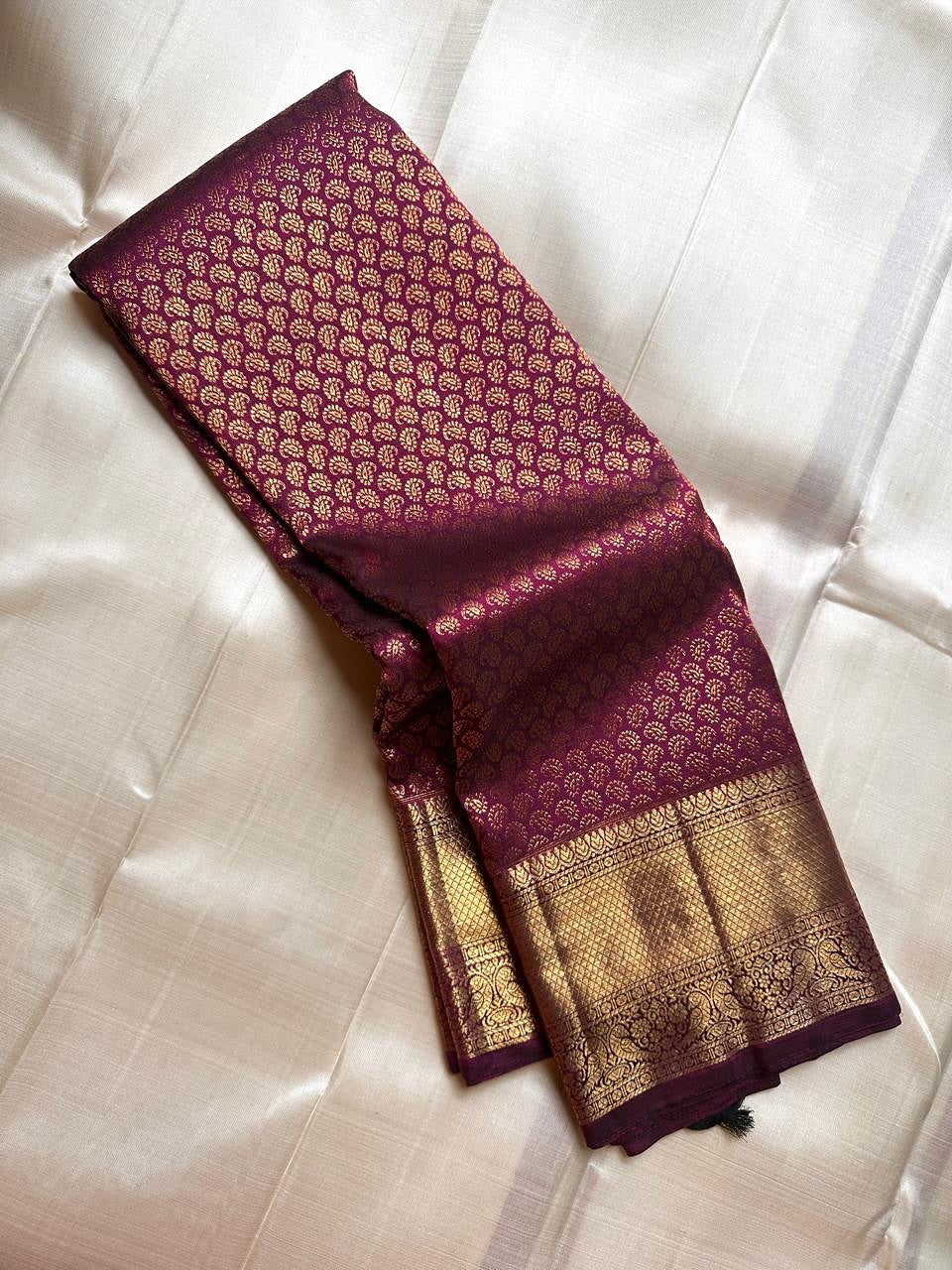 Preferable Purple Soft Banarasi Silk Saree With Angelic Blouse Piece