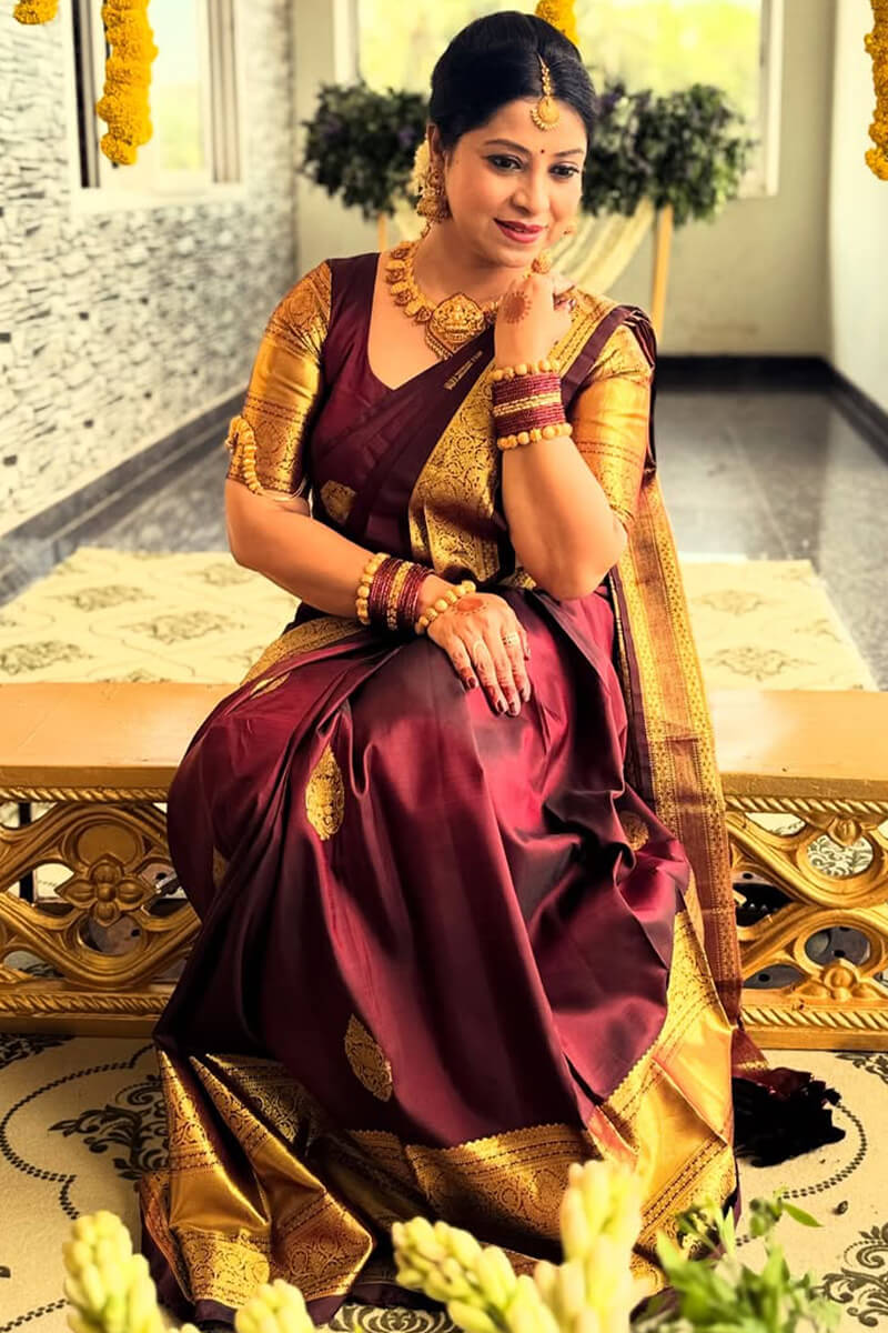 Eye-catching Maroon Soft Banarasi Silk Saree With Sophisticated Blouse Piece
