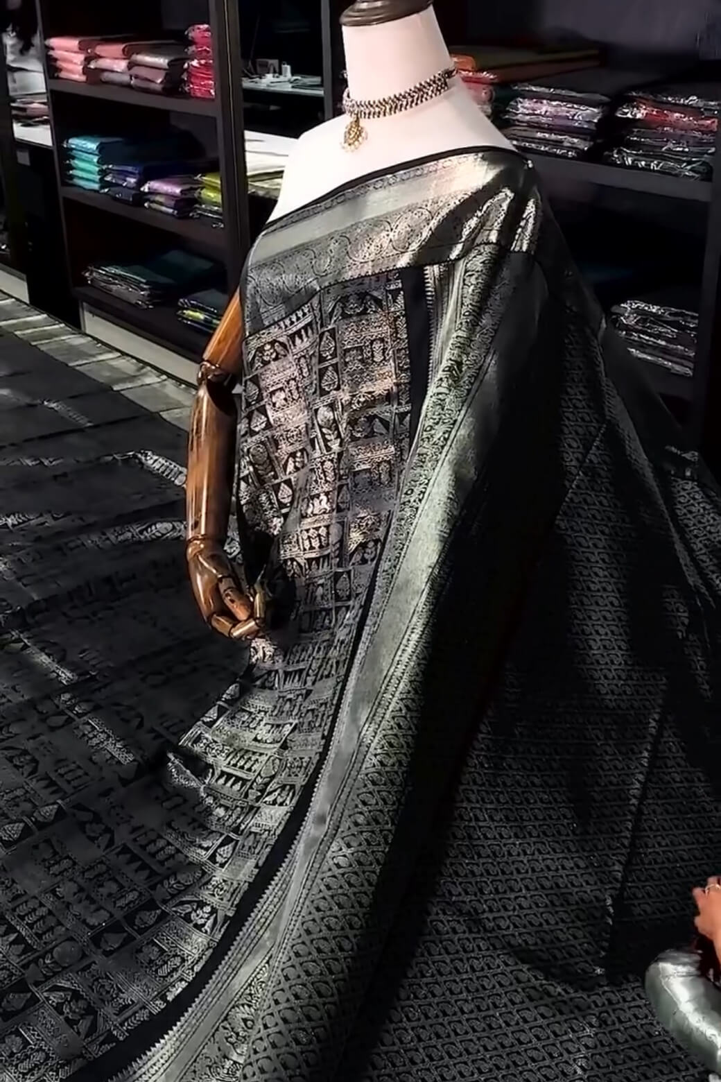 Tremendous Black Soft Banarasi Silk Saree With Elaborate Blouse Piece