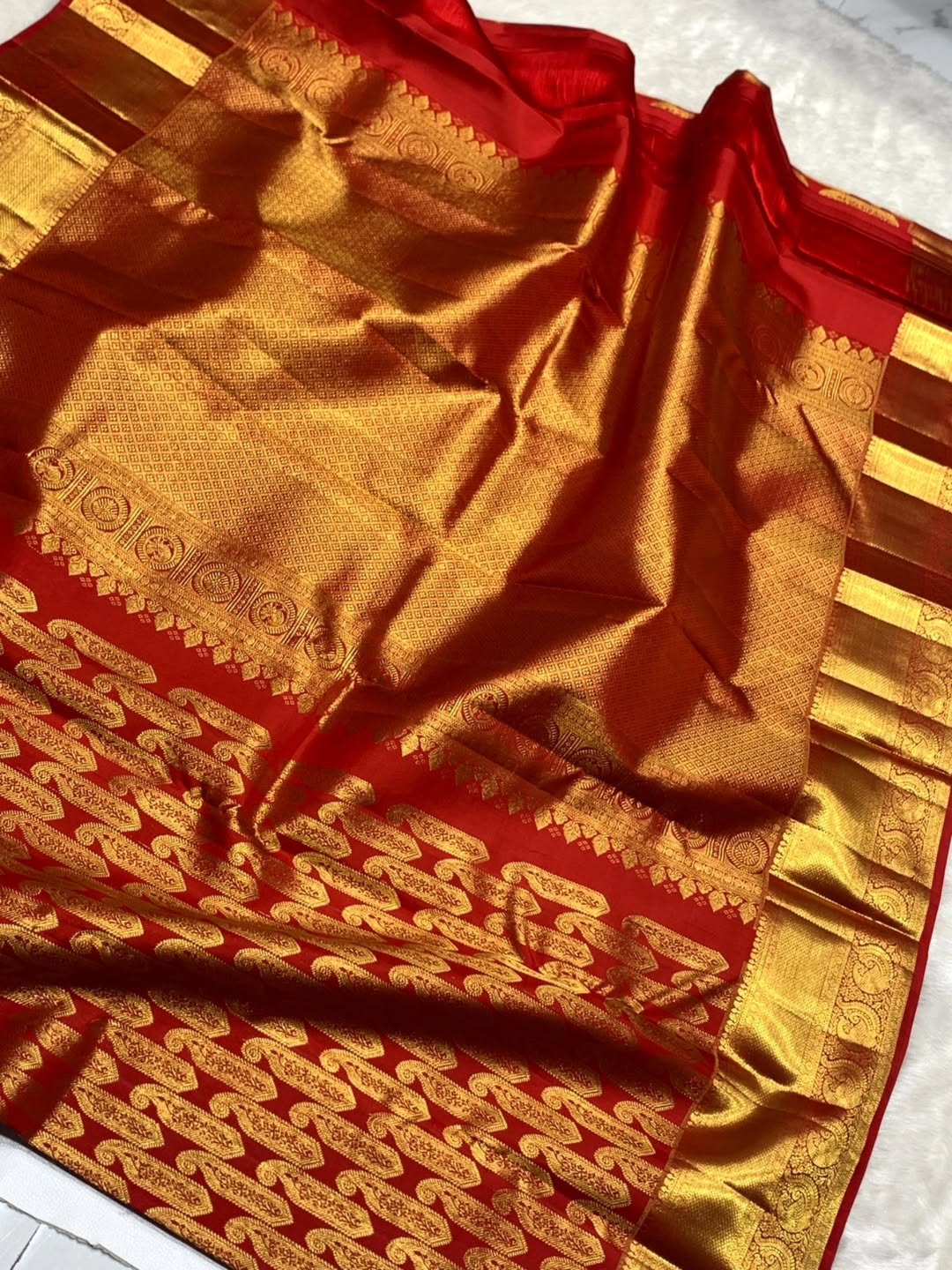 Grandiose Red Soft Banarasi Silk Saree With Vibrant Blouse Piece