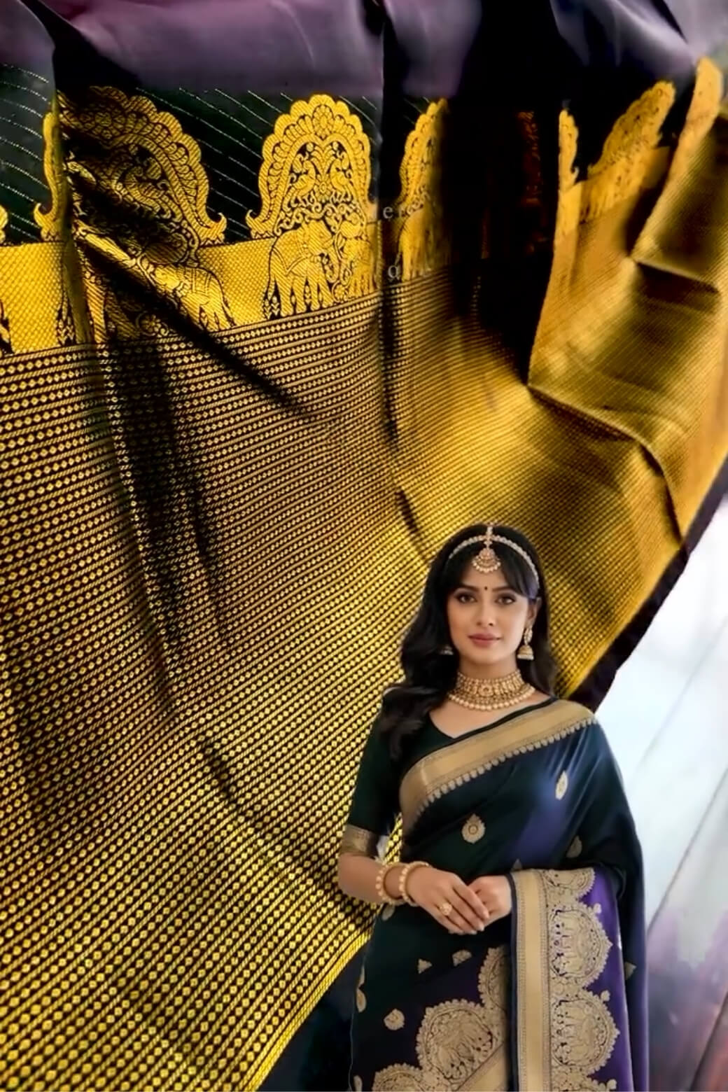 Ebullience Purple Soft Banarasi Silk Saree With Staring Blouse Piece