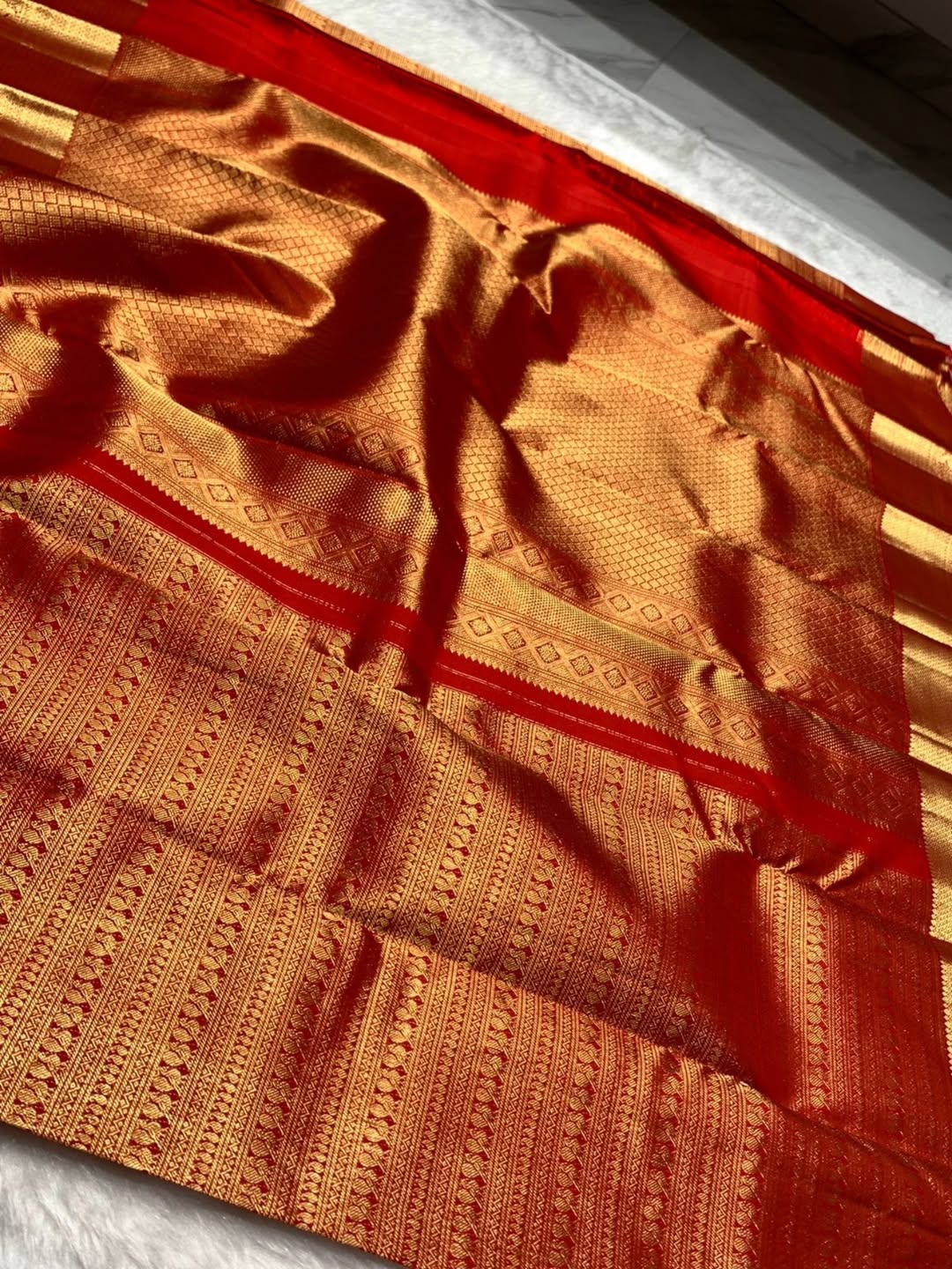 Exuberant Red Soft Banarasi Silk Saree With Smart Blouse Piece