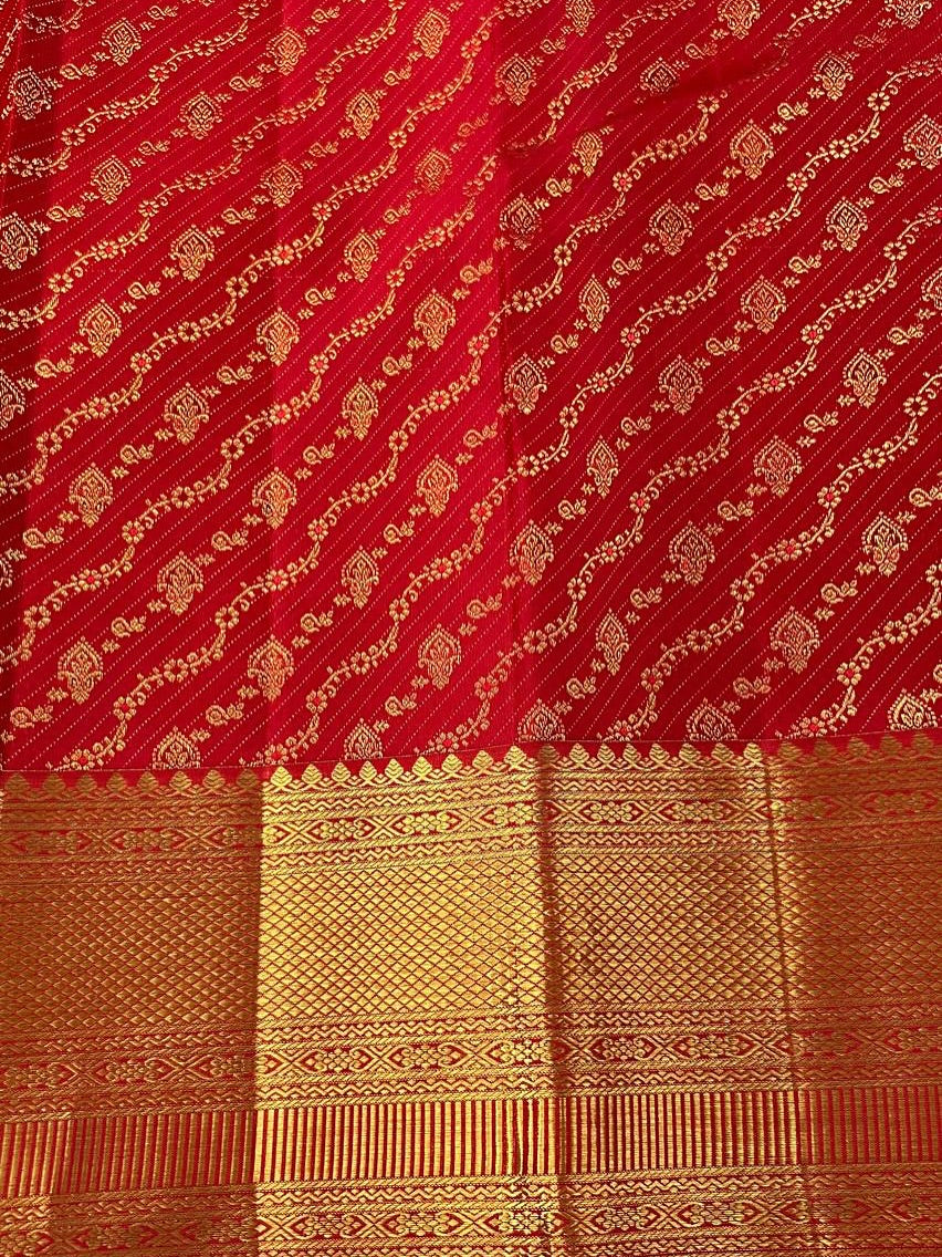 Cynosure Red Soft Banarasi Silk Saree With Desultory Blouse Piece