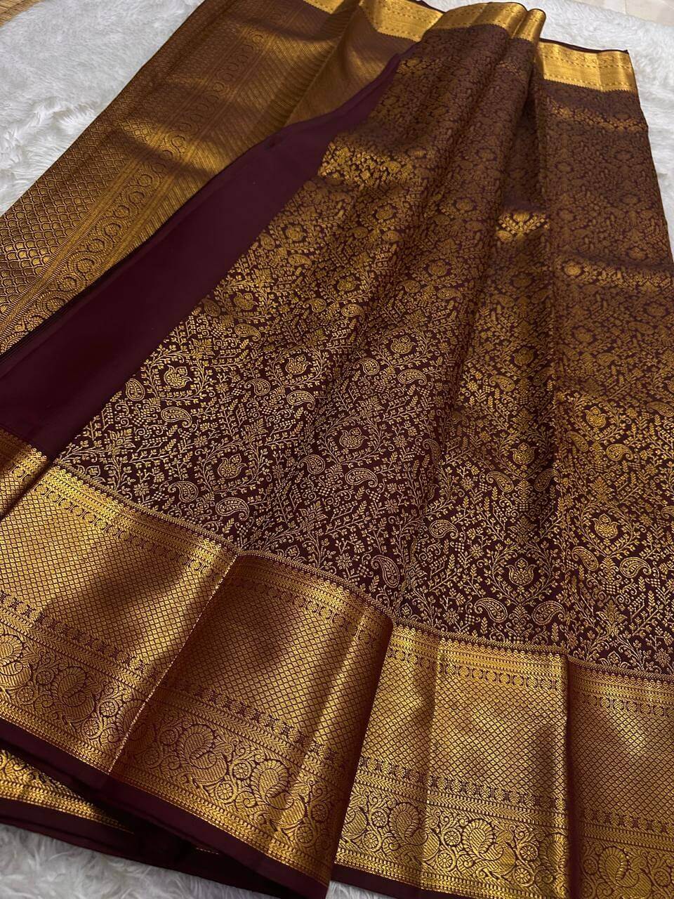 Splendiferous Wine Pure Zari Weaving Banarasi Silk Saree With Flamboyant Blouse Piece