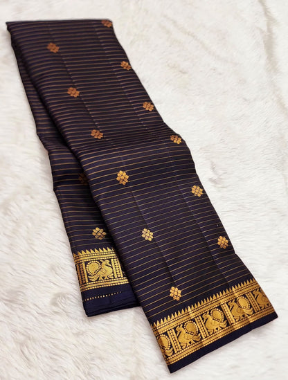 Exquisite Black Soft Silk Saree With Panache Blouse Piece