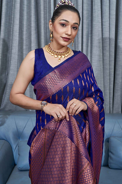 Vestigial Blue Soft Silk Saree With Smashing Blouse Piece