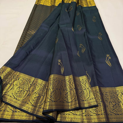 Magnetic Navy Blue Pure Zari Weaving Banarasi Silk Saree With Ravishing Blouse Piece