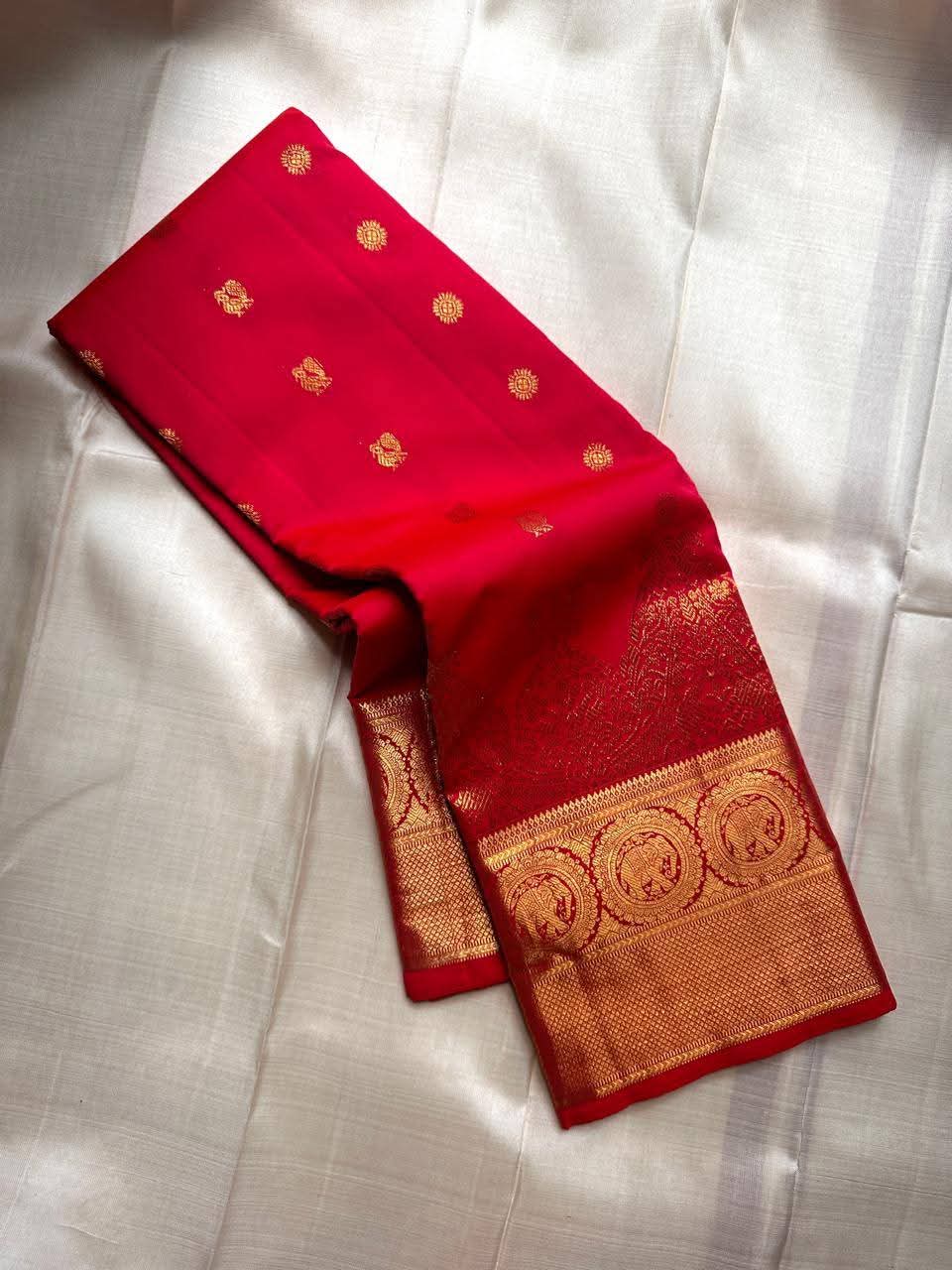 Fugacious Red Pure Zari Weaving Banarasi Silk Saree With Cynosure Blouse Piece