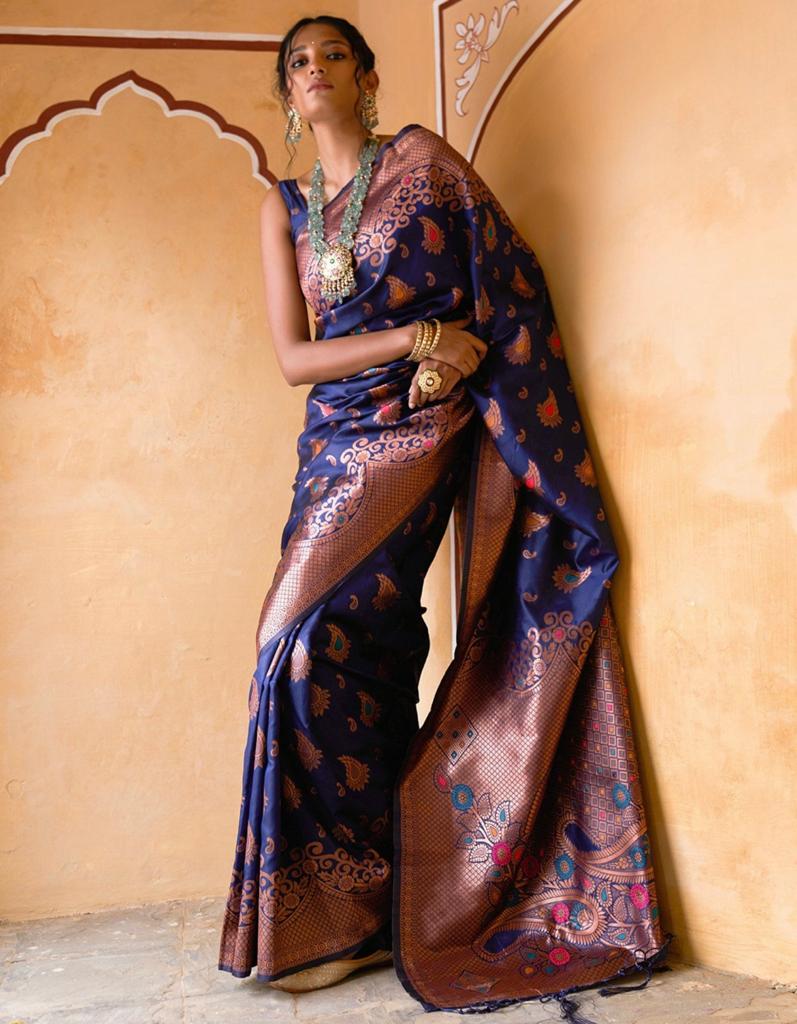 Extraordinary Navy Blue Soft Silk Saree With Gratifying Blouse Piece