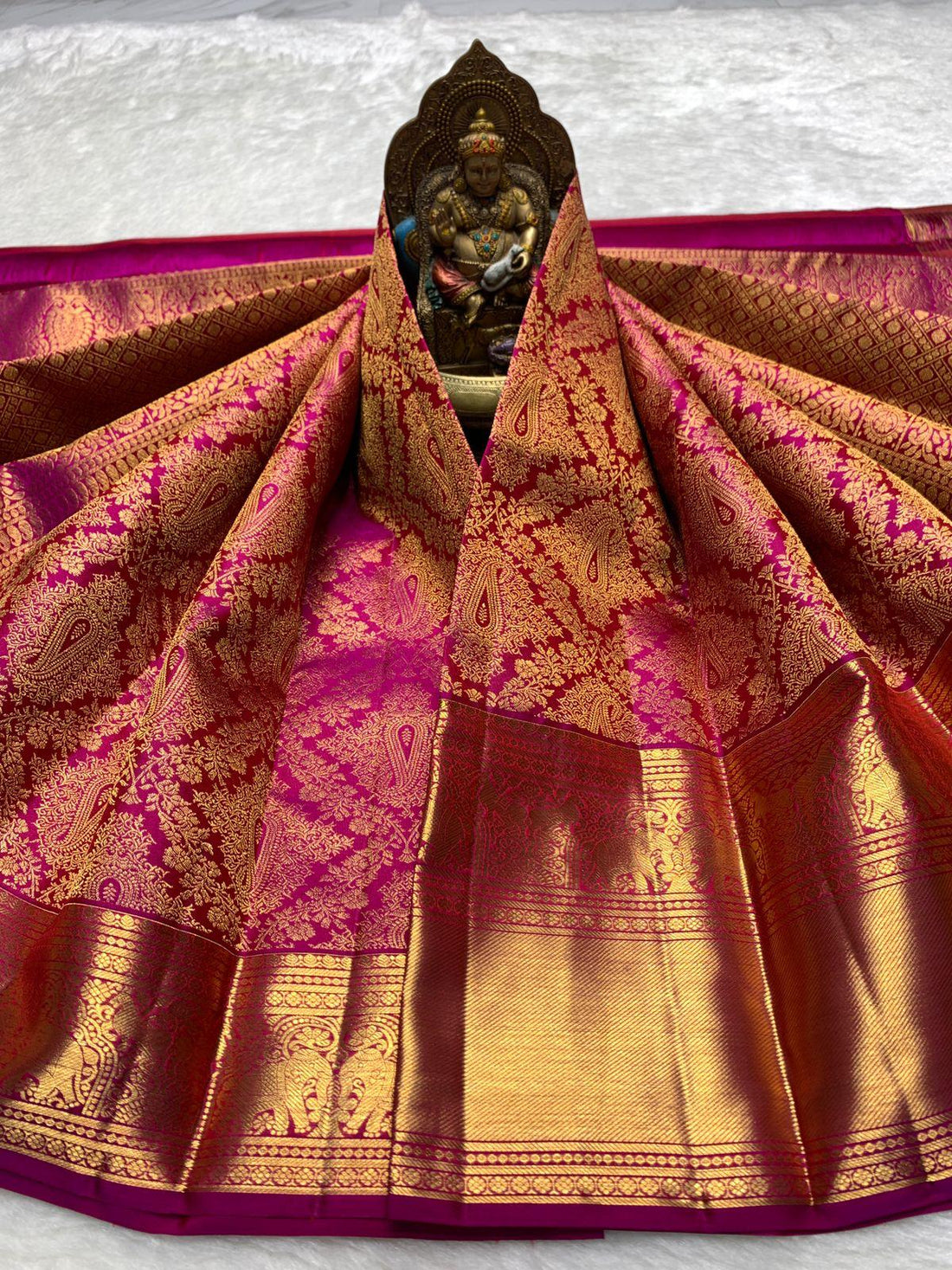 Scrupulous Dark Pink Pure Zari Weaving Banarasi Silk Saree With Imaginative Blouse Piece