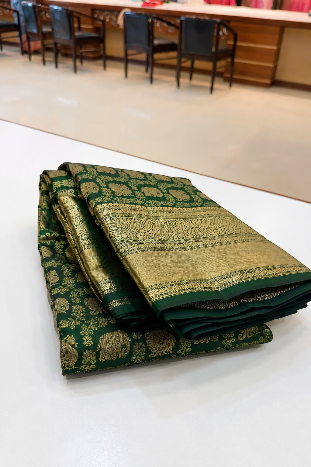 Intricate Dark Green Pure Banarasi Silk Saree With Gratifying Blouse Piece