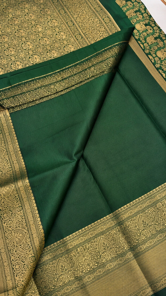 Intricate Dark Green Pure Banarasi Silk Saree With Gratifying Blouse Piece