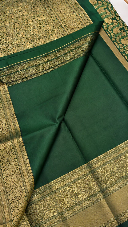 Intricate Dark Green Pure Banarasi Silk Saree With Gratifying Blouse Piece