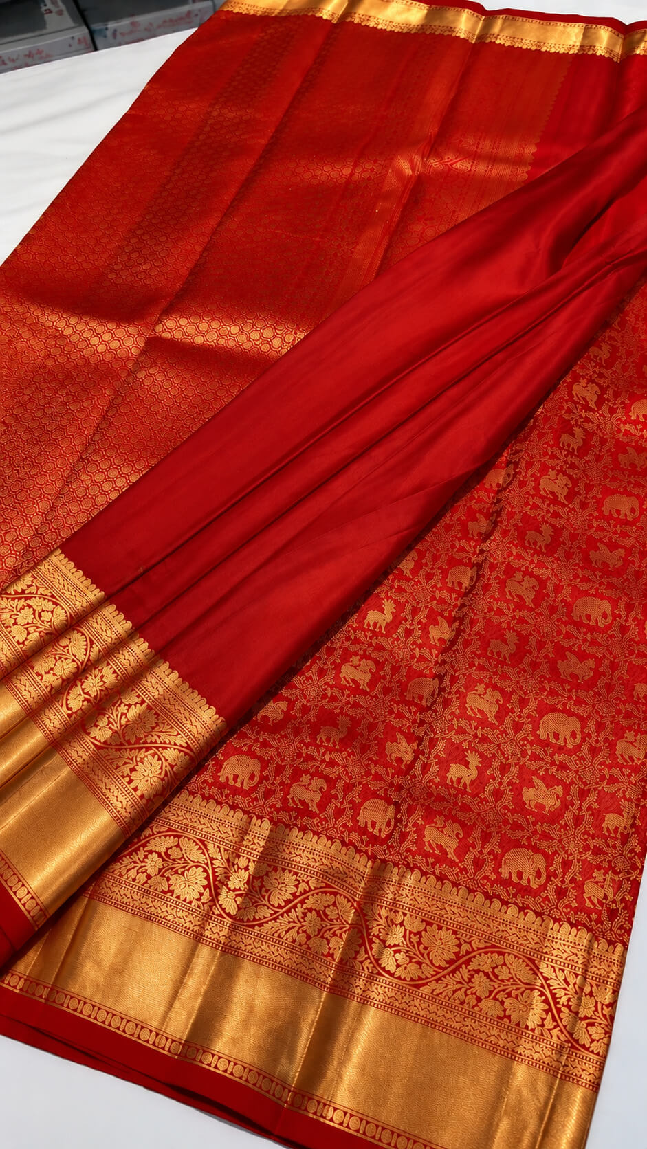 Embrocation Red Pure Banarasi Silk Saree With Smart Blouse Piece