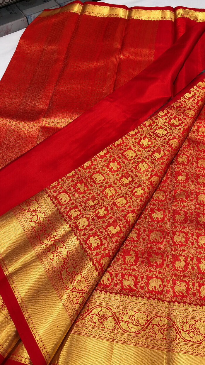 Embrocation Red Pure Banarasi Silk Saree With Smart Blouse Piece