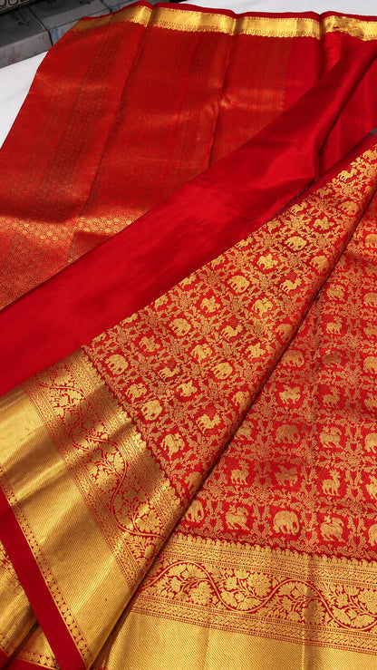 Embrocation Red Pure Banarasi Silk Saree With Smart Blouse Piece