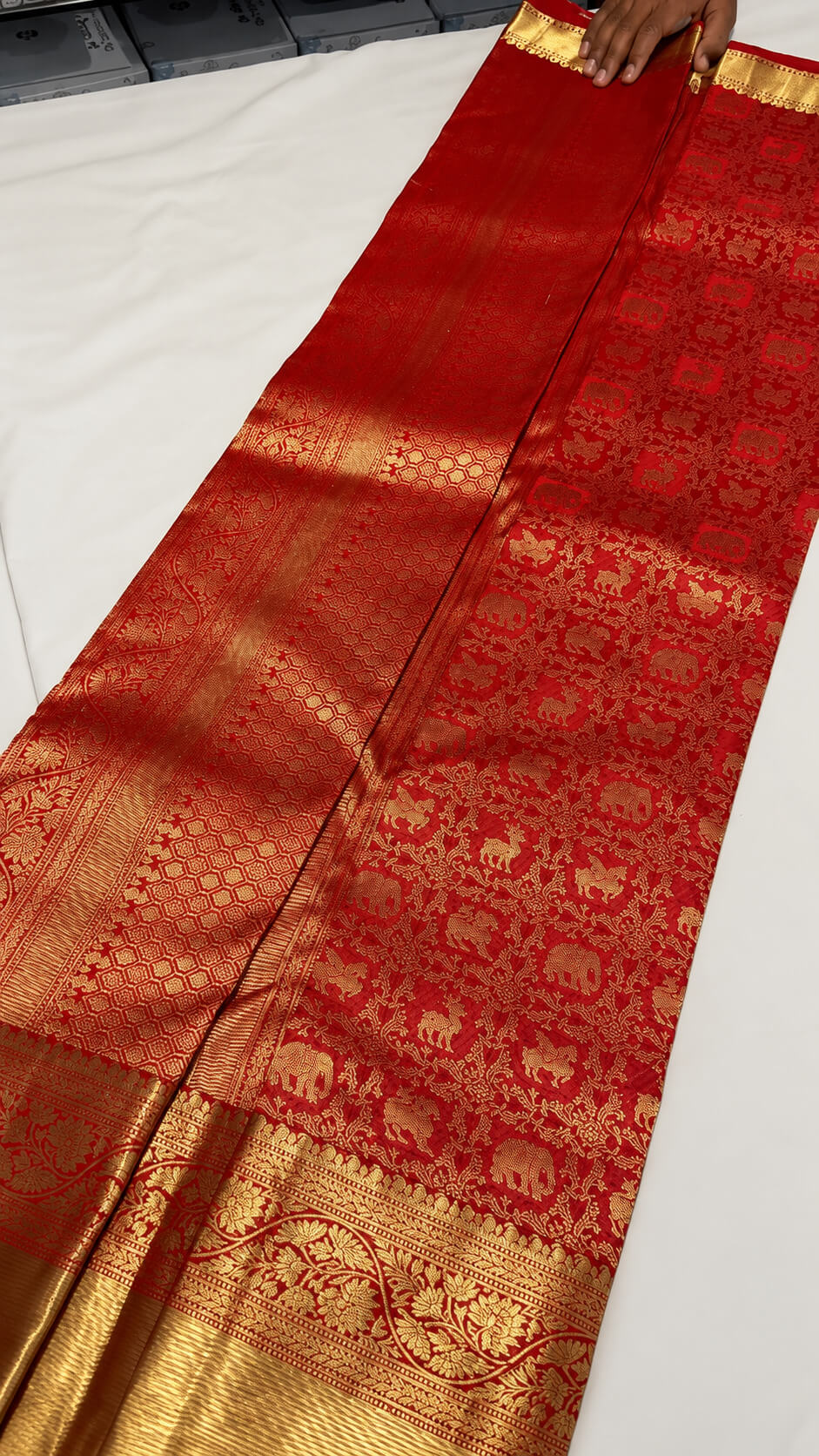 Embrocation Red Pure Banarasi Silk Saree With Smart Blouse Piece