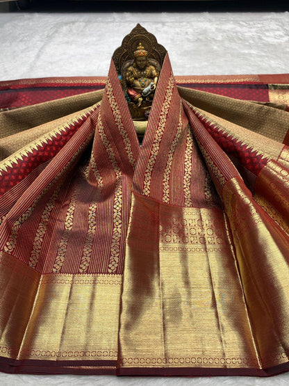 Angelic Maroon Pure Banarasi Silk Saree With Enamoring Blouse Piece