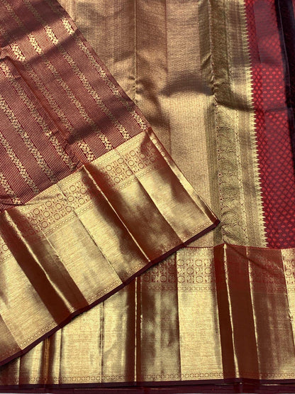 Angelic Maroon Pure Banarasi Silk Saree With Enamoring Blouse Piece