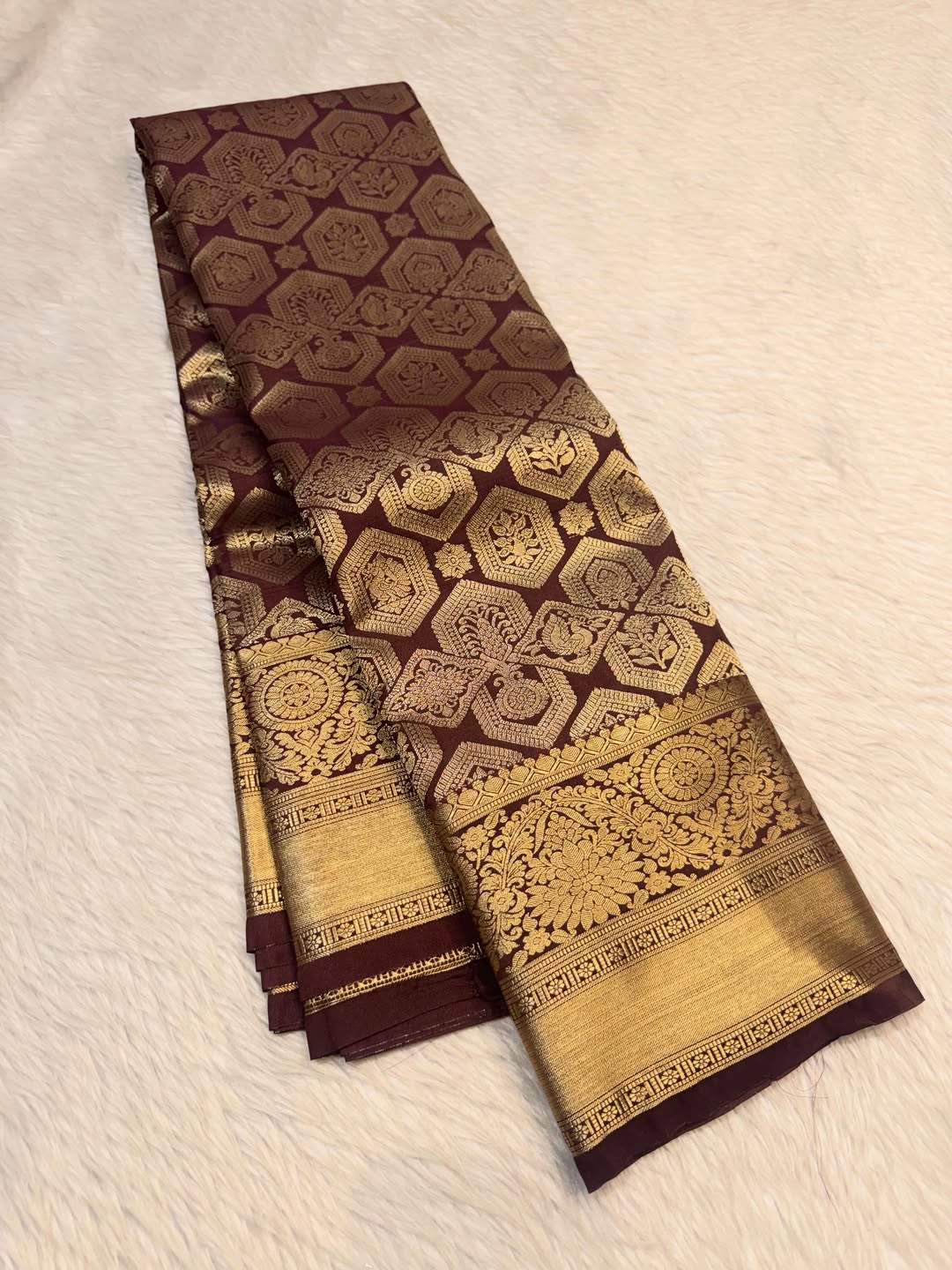 Scintilla Brown Pure Banarasi Silk Saree With Magnetic Blouse Piece