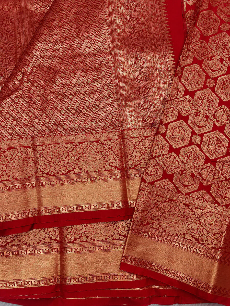 Opulent Red Pure Banarasi Silk Saree With Prettiest Blouse Piece