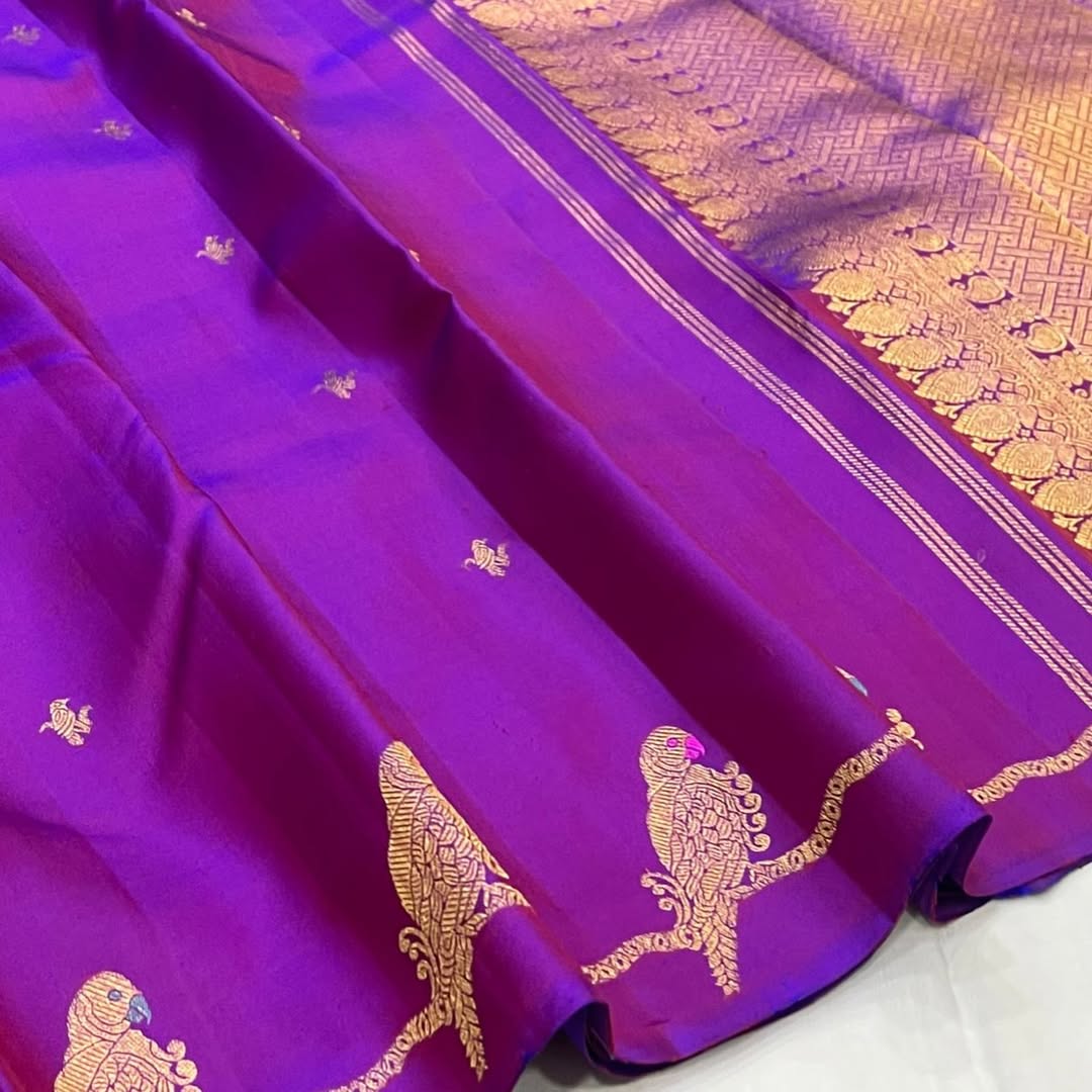 Delectable Purple Pure Banarasi Silk Saree With Resonant Blouse Piece