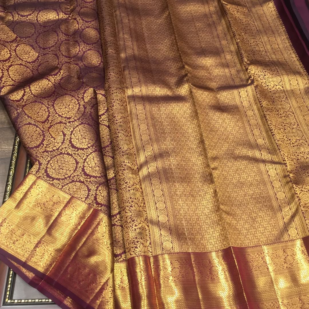 Amiable Wine Pure Banarasi Silk Saree With Gorgeous Blouse Piece