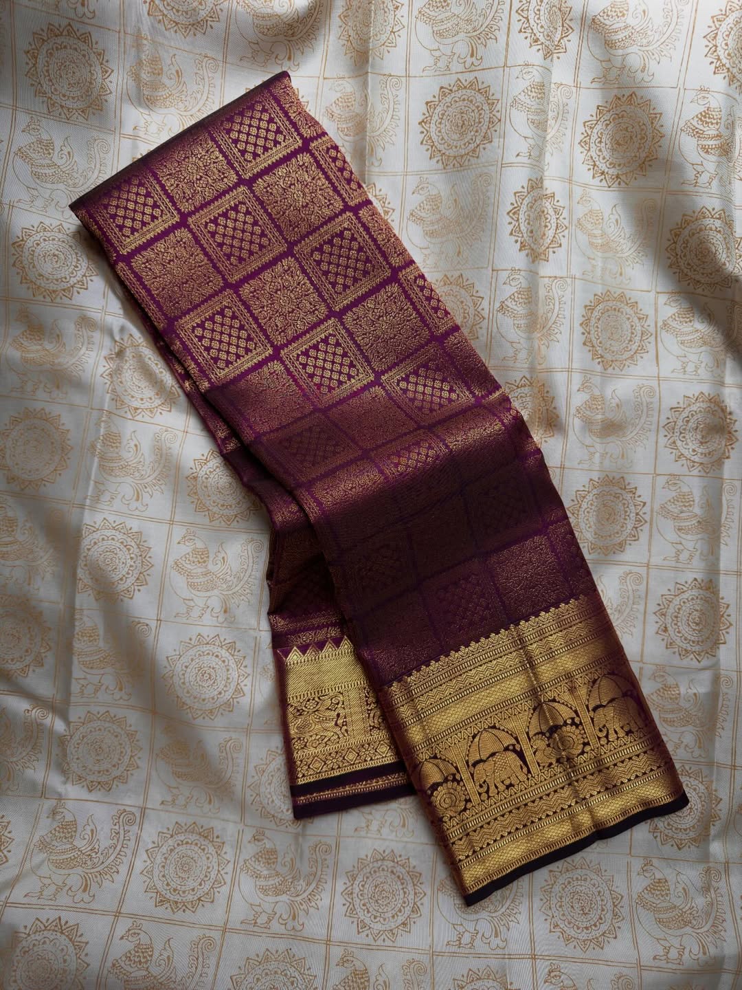 Luxuriant Purple Pure Banarasi Silk Saree With Transcendent Blouse Piece