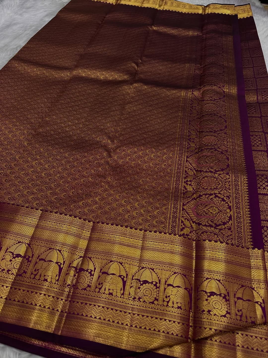 Luxuriant Purple Pure Banarasi Silk Saree With Transcendent Blouse Piece