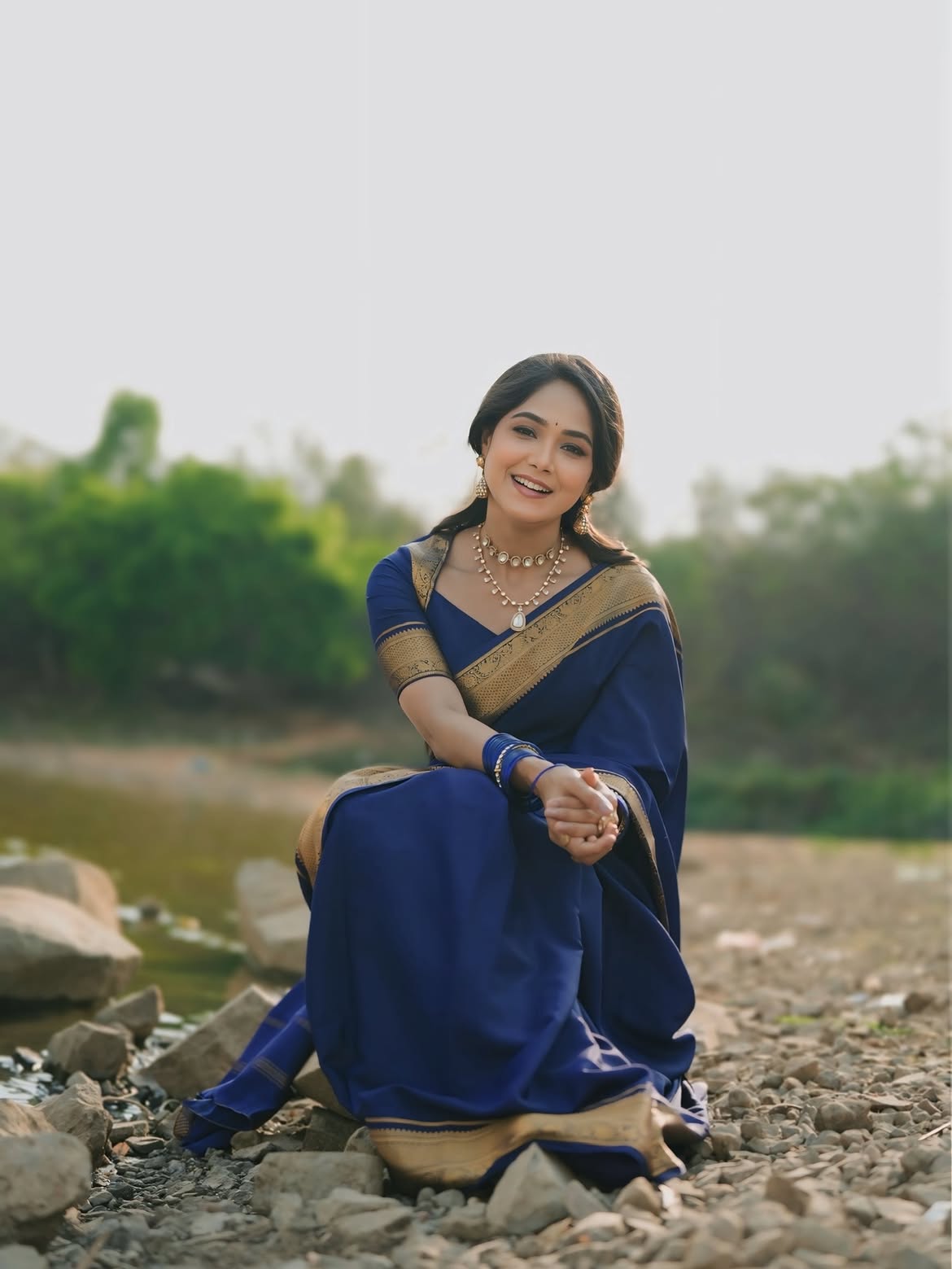 Surpassing Navy Blue Pure Banarasi Silk Saree With Enthralling Blouse Piece