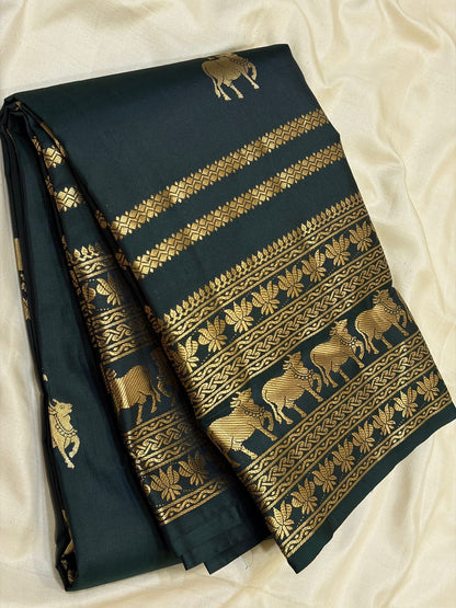 Devastating Dark Green Pure Banarasi Silk Saree With Engrossing Blouse Piece