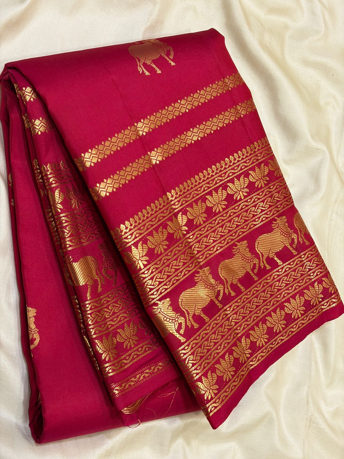 Gleaming Dark Pink Pure Banarasi Silk Saree With Murmurous Blouse Piece