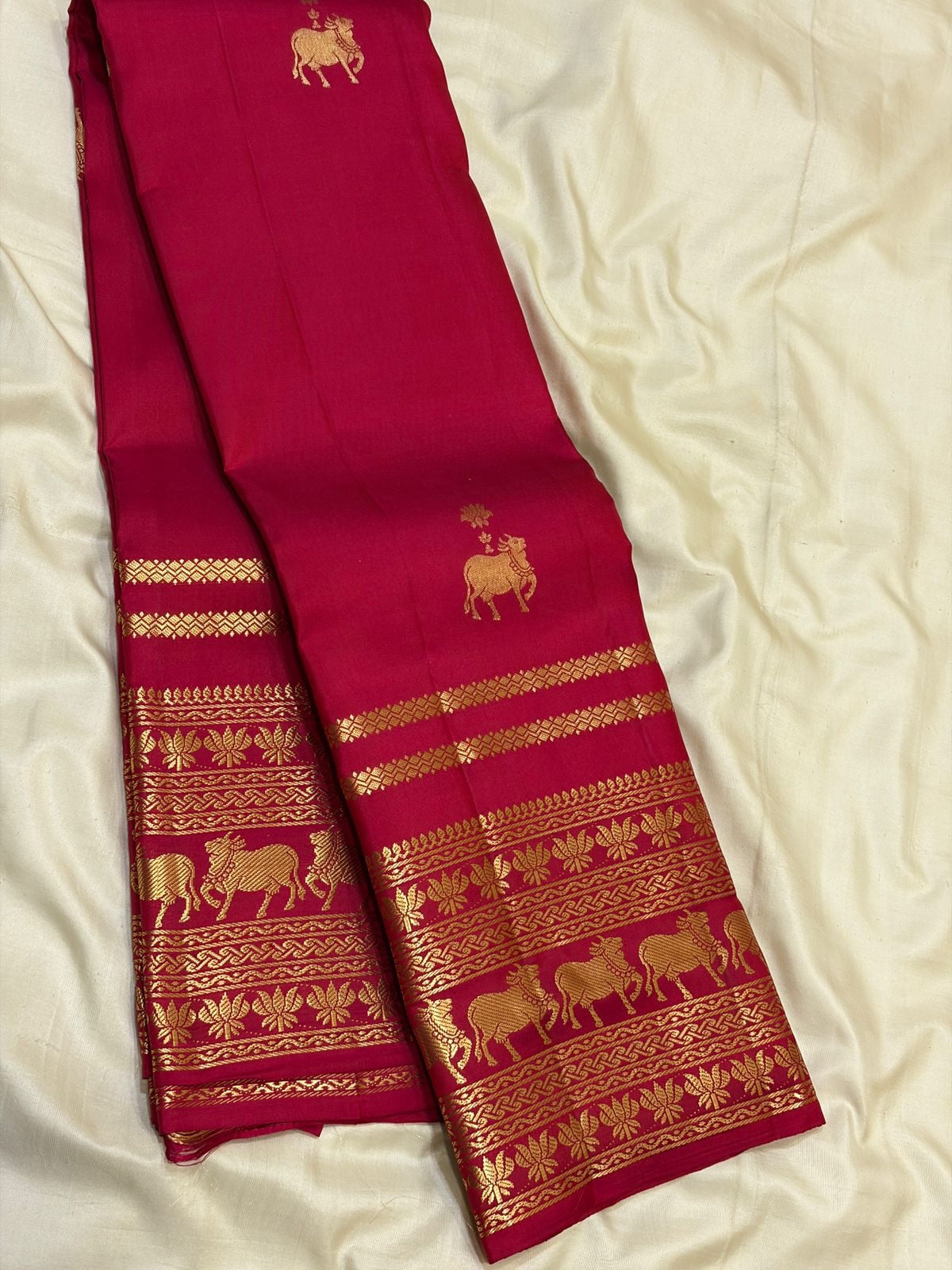 Gleaming Dark Pink Pure Banarasi Silk Saree With Murmurous Blouse Piece
