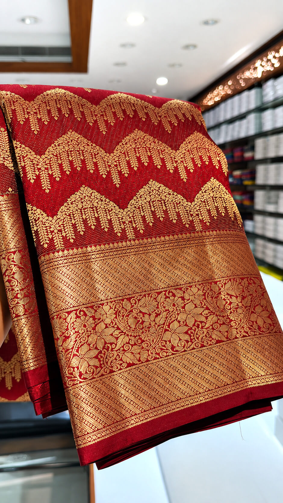 Glorious Red Pure Banarasi Silk Saree With Desuetude Blouse Piece