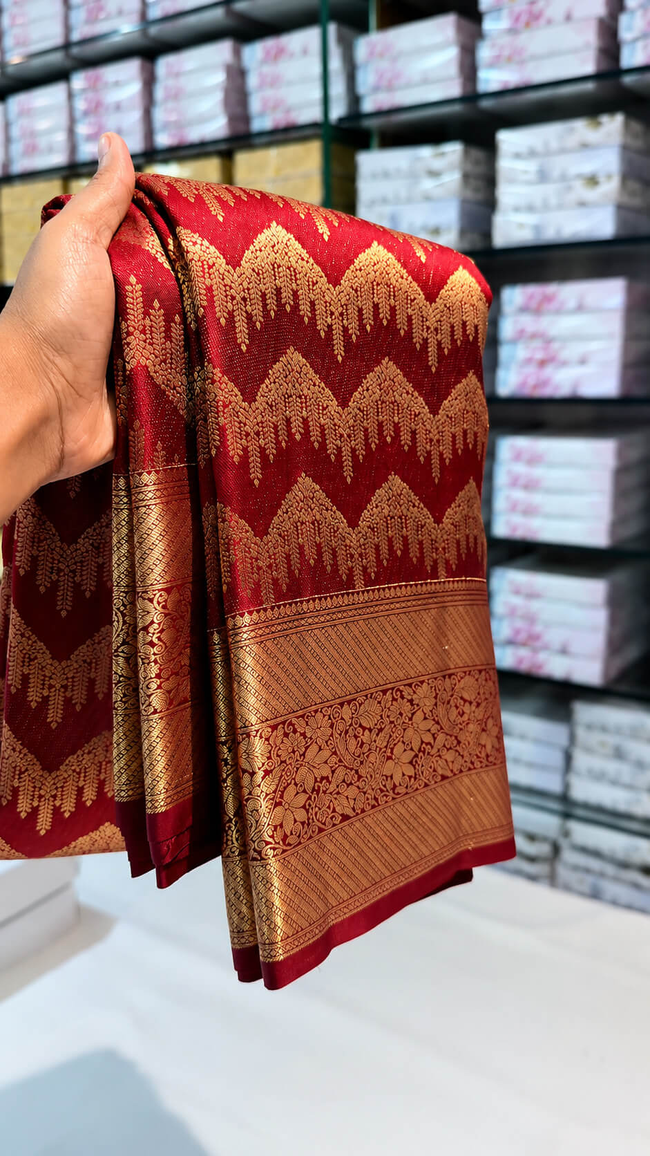 Glorious Red Pure Banarasi Silk Saree With Desuetude Blouse Piece