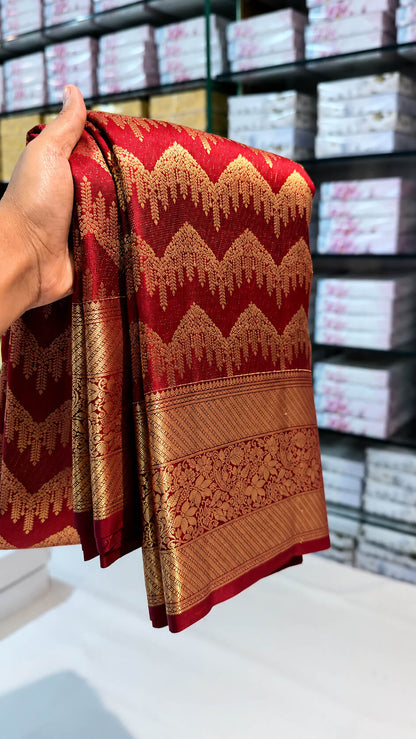 Glorious Red Pure Banarasi Silk Saree With Desuetude Blouse Piece