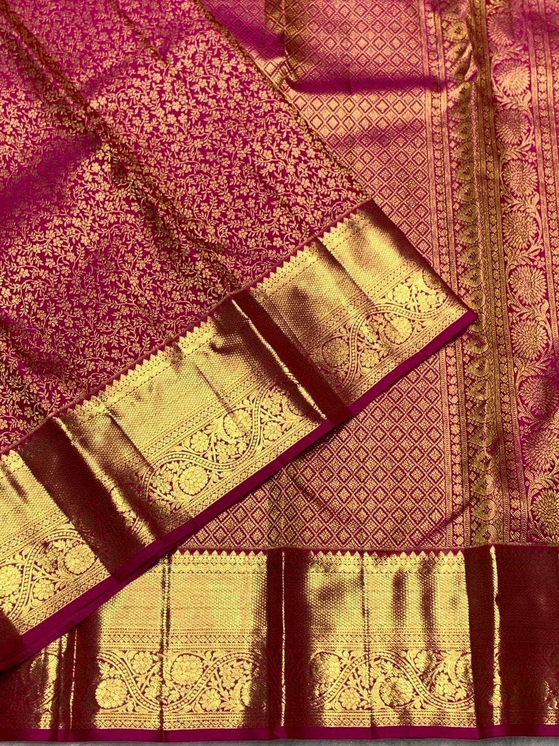Allure Dark Pink Pure Banarasi Silk Saree With Tantalizing Blouse Piece